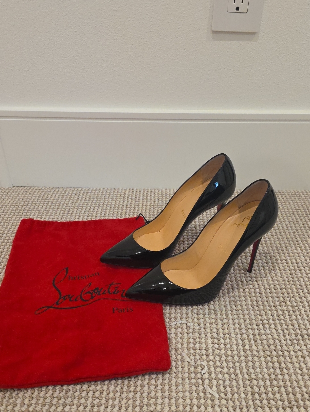 Christian Louboutin Black Patent Stiletto Pumps with Red Sole Size 39